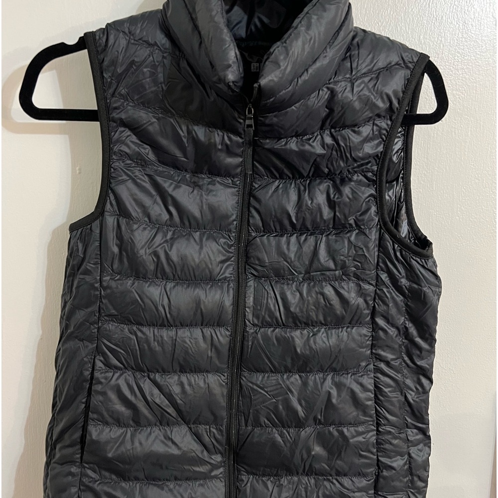 Black packable vest